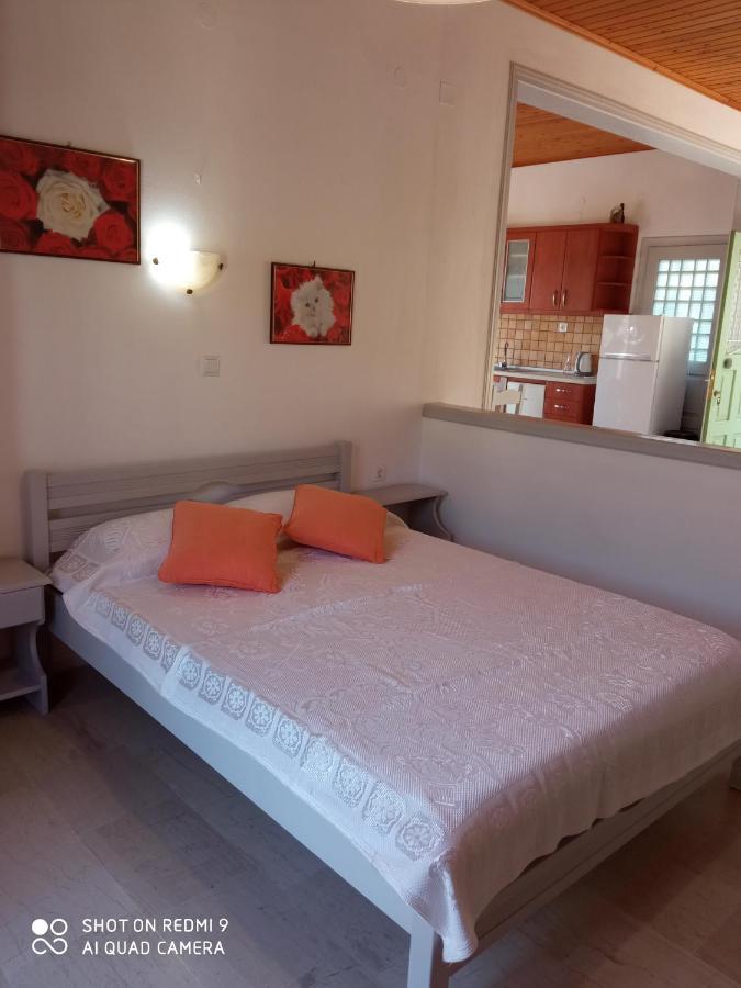 Soustas Apartments Longos  Ngoại thất bức ảnh