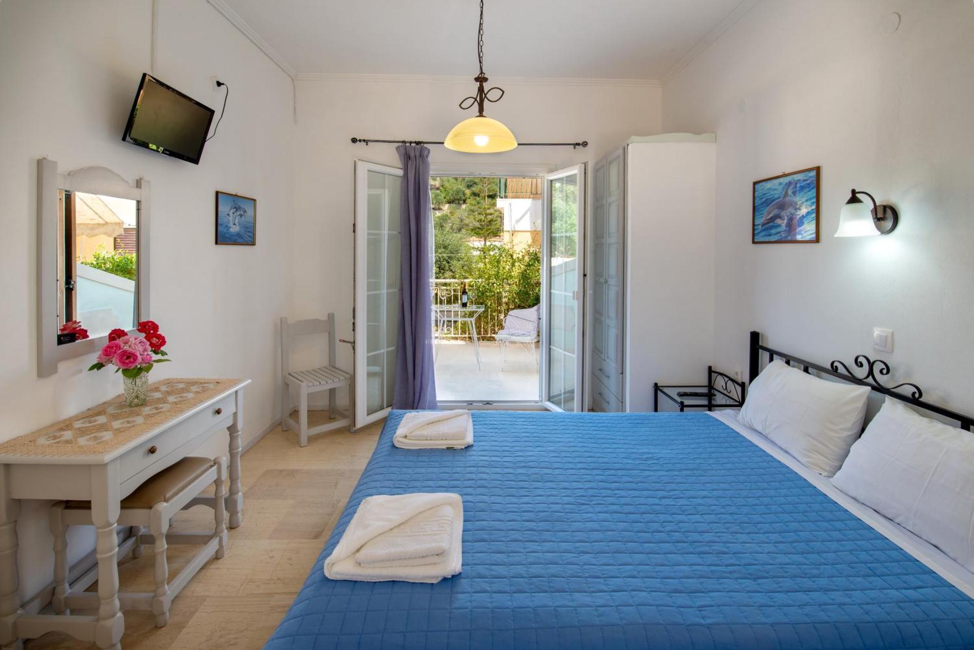 Soustas Apartments Longos  Ngoại thất bức ảnh