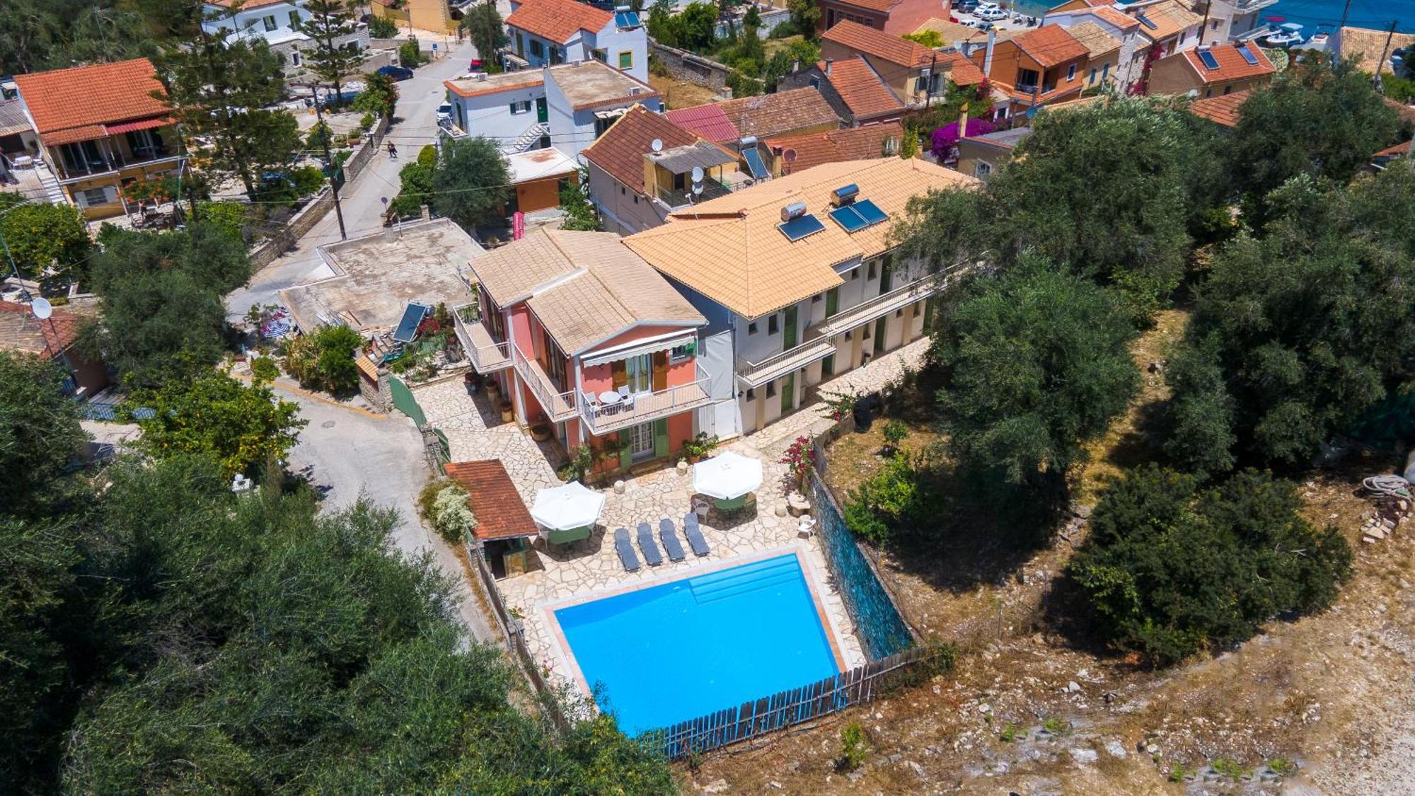 Soustas Apartments Longos  Ngoại thất bức ảnh